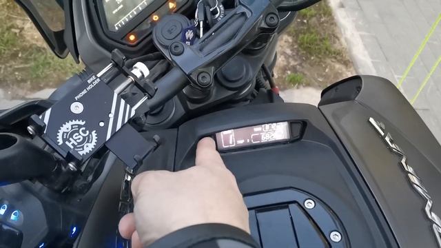 Bajaj Dominar 400 / Как перенести индикацию включенной передачи на главную приборную панель смотреть онлайн