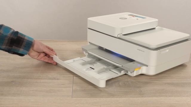 Загрузка бумаги | Принтеры HP ENVY 6000, Pro 6400, DeskJet Plus Ink Advantage 6000/6400 | HP смотреть онлайн