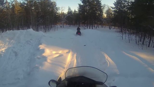 Крайняя поездка на снегоходах. Лес. Февраль 2014. Часть 4 смотреть онлайн