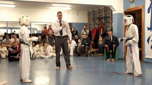 Первенство Кирова по кумитэ 23.04.2014 смотреть онлайн