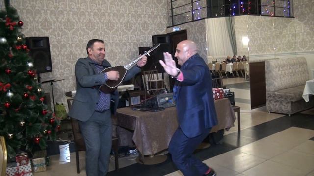 Aşiq Mübariz möhtəşəm ifa restoran Edem omsk#12.12.2017# смотреть онлайн