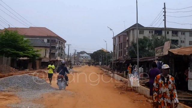 NNEWI, ANAMBRA STATE: Transforming Bank Road and Oriafite Route Into Arteries Of Progress смотреть онлайн