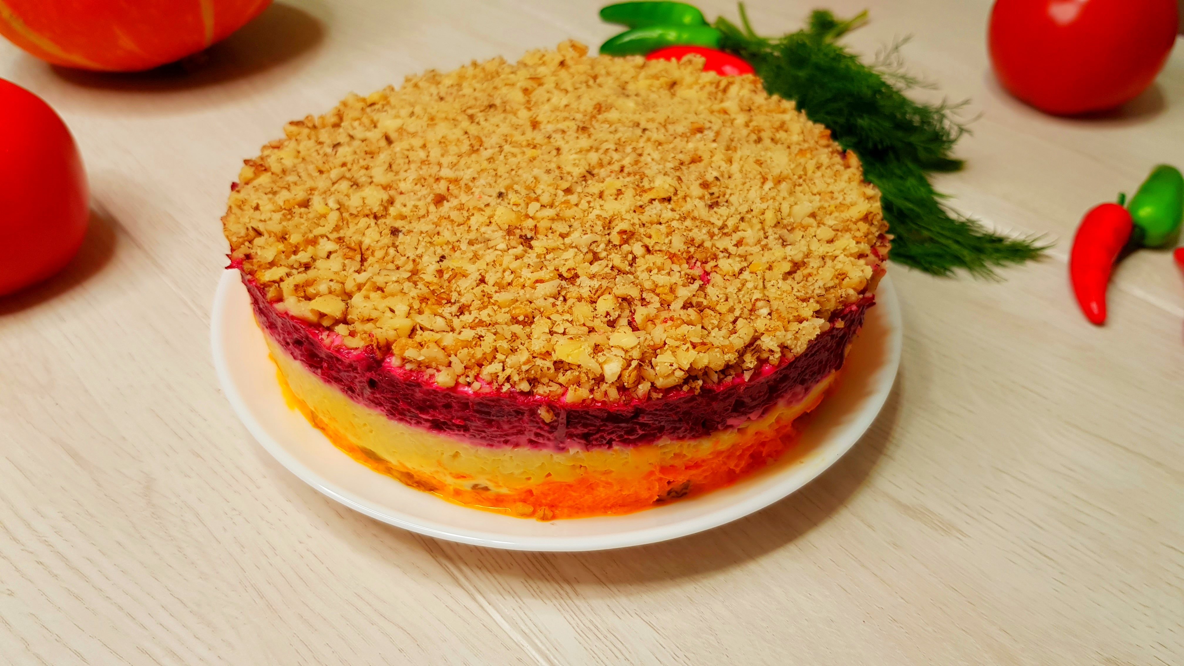 Слоеный САЛАТ ТРИО или ПОЦЕЛУЙ ЛЮБОВНИЦЫ - сочный и невероятно вкусный салат, который Вас очарует! смотреть онлайн