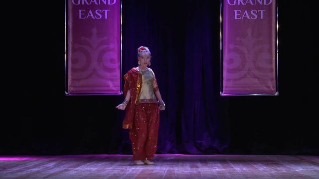 Индийский танец "Akh Lad Jaave" смотреть онлайн