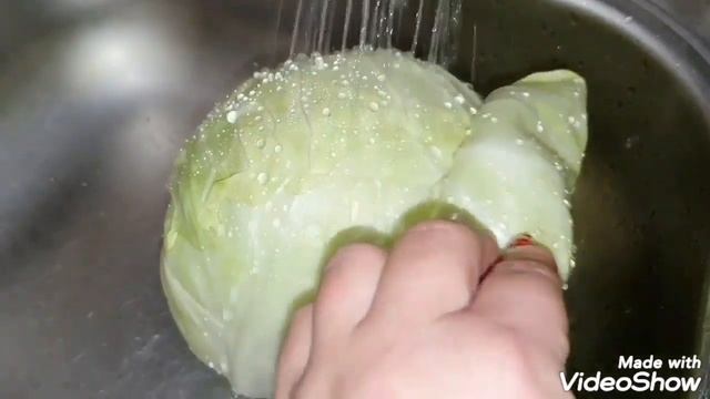 Капуста для голубцов в микроволновке// Как снять листья капусты для голубцов!!! смотреть онлайн