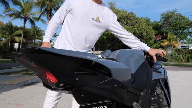 INSANE 2014 Yamaha R1 with Austin Racing Exhaust смотреть онлайн