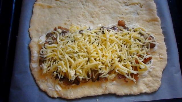 Закрытая Пицца Кальцоне(с грибами и моцареллой) смотреть онлайн