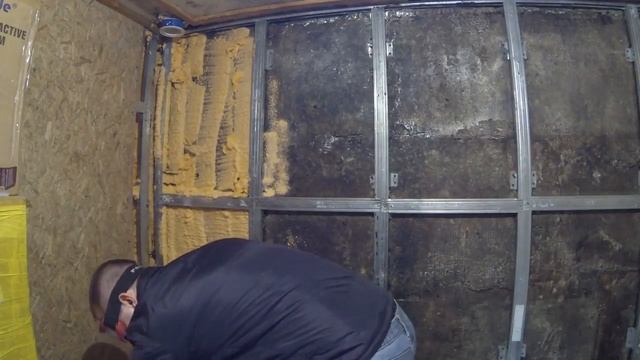 Нанесение Polynor на стены подвала смотреть онлайн