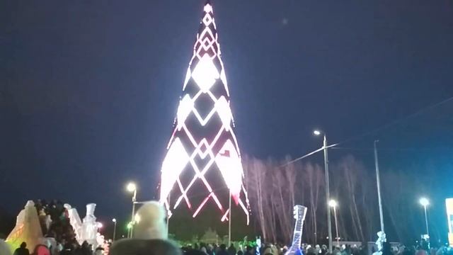 Самая высокая елка в России/Раз, два, три - елочка гори)) смотреть онлайн