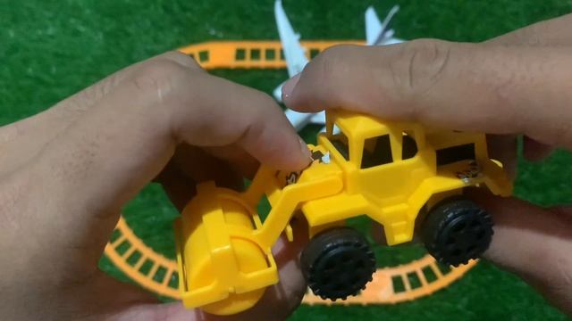 Mainan Mobil Mobilan, Tayo, Truk Sampah, Thomas, Truk Tangga Pesawat, Truk Sampah,Mater (Part 1) смотреть онлайн