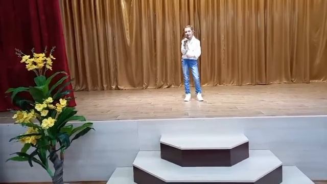 Песня "Вприпрыжку", слова и музыка А.Марчук. Исполняет Александра Горшкова 9 лет смотреть онлайн