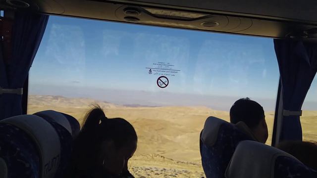 Снег в пустыне Иордании под палящим солнцем. смотреть онлайн