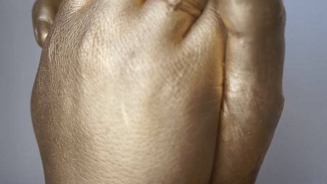 скульптура рук на любое памятное событие смотреть онлайн