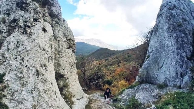 Крымский поход в Тисовый грот и перевал "Форточка" на горе Чатыр-Даг смотреть онлайн