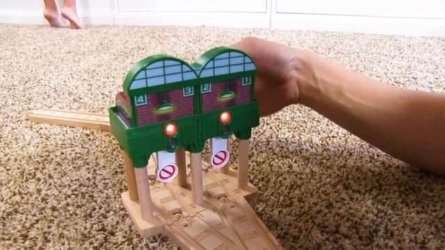 Thomas and Friends | LOGAN AND THE BLUE ENGINE! Fun Toy Trains | Thomas Train with Brio смотреть онлайн