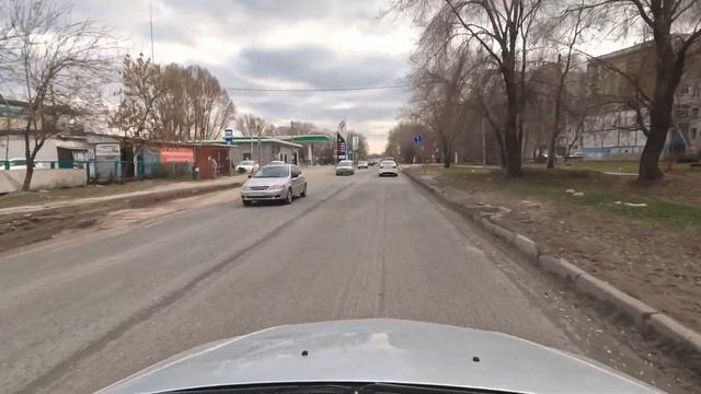 Ям стало заметно меньше — на улице Алма Атинской срезали асфальт смотреть онлайн
