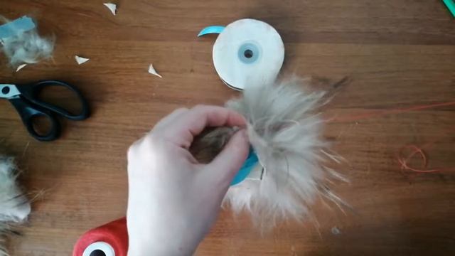 Как сделать помпон из меха/съемный помпон на лентах смотреть онлайн