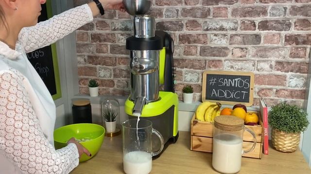 SANTOS Cold Press Juicer 65 - How to make cashew milk? смотреть онлайн