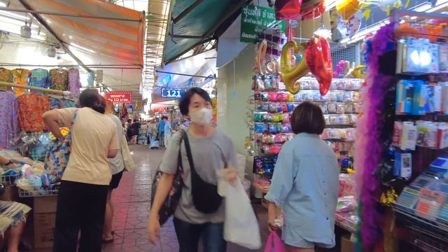 CHINATOWN BANGKOK / ENJOY! YAOWARAT ROAD , STREET FOOD & SHOPPING! (APRIL 2023) смотреть онлайн