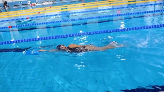 Учу плавать кролем за час. Разбор ошибок и тренировка смотреть онлайн