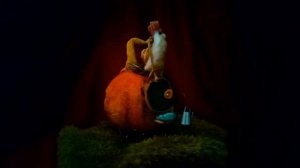 Домик из соленого теста "Карете-тыква" на постое.