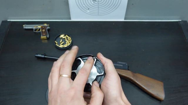 Thompson Submachine Gun In1/2 Scale Quick Review, Loadind And Full-auto Firing