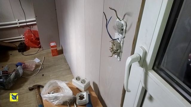 Как расключить розетку и двухполюсной выключатель своими руками.How to unlink a socket and a switch. смотреть онлайн