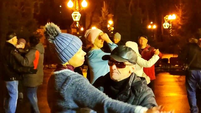 В моей душе покоя нет Танцы в парке Горького Харьков Февраль 2022 смотреть онлайн