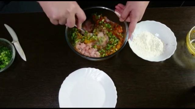 КОТЛЕТЫ КУРИНЫЕ по восточному. Вкусные куриные котлетки в пикантном сливочном соусе. Вкусный обед смотреть онлайн