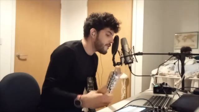 Clint Eastwood // Gorillaz // Live Looping Cover смотреть онлайн