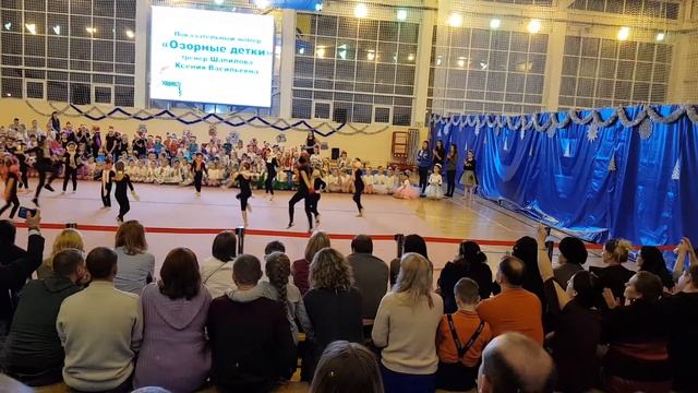 Новогоднее выступление по гимнастике смотреть онлайн