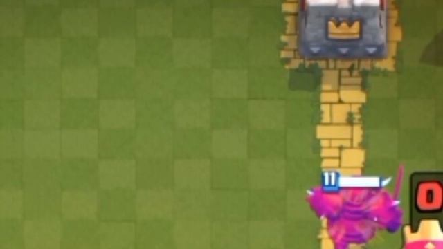 SUPER MINI PEKKA vs Super Witch vs Super PEKKA смотреть онлайн