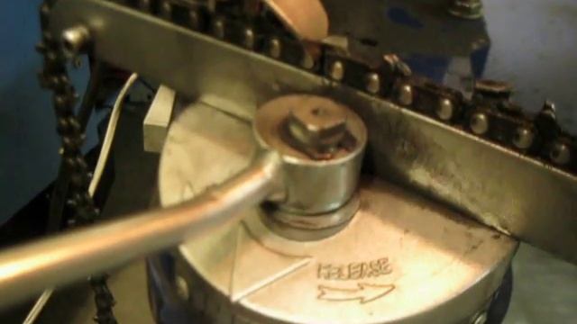 Станок для заточки цепи EINHELL BG CS 235E/ Machine for sharpening chain EINHELL BG CS 235E смотреть онлайн