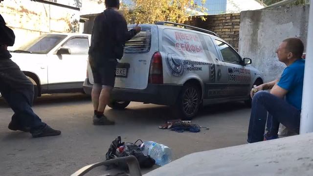 Разбили заднее стекло, вариант ремонта смотреть онлайн