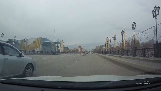 Приехали на автомобиле из Москвы в Грозный: прогулка по центру Грозного. Январь 2022 года. смотреть онлайн