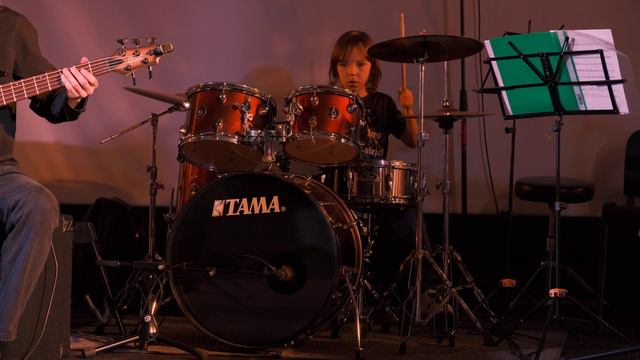 Cover "Nothing Else Matters" смотреть онлайн