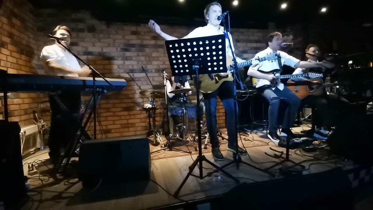 Алексей Хомчик и группа Ирония судьбы "Мне твердят", "За туманом", "Ах, время время" 16.09.2022 смотреть онлайн