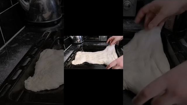 PIZZA ROMANA IN TEGLIA - 80% HYDRATION - HAND KNEAD - NO MIXER смотреть онлайн