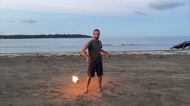 Top 5 Beginner Poi Fire Spinning Moves! смотреть онлайн