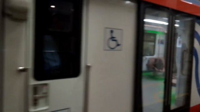 Поездка по Замоскворецкой линии и по Таганско-Краснопресненской линии смотреть онлайн