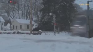 Поезд против снега! Самая крутая техника! Поезд и сугроб!