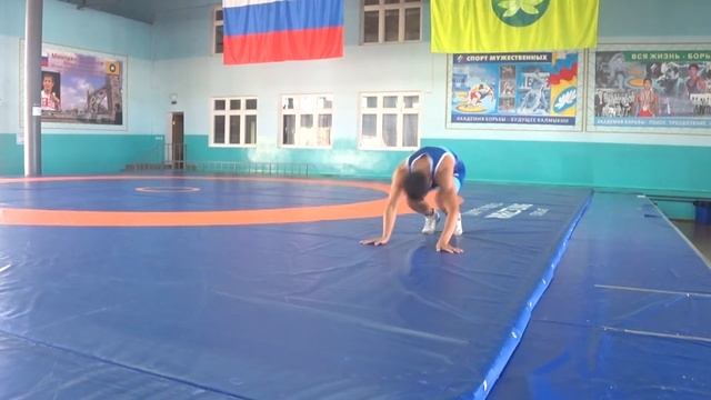 Кувырок вперед