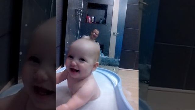 Ребенок купается. Все что наболело. смотреть онлайн