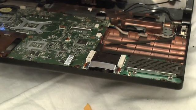 Dell Studio 1558 : Замена батарейки BIOS; замена оперативной памяти на 8Gb; установка смотреть онлайн