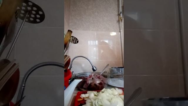 Готовим с речной рыбы!!! жарим рыбу,варим уху! смотреть онлайн