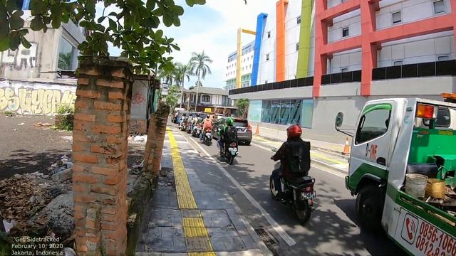 WALKING JAKARTA: Should You Visit Jakarta? Friendly Locals!