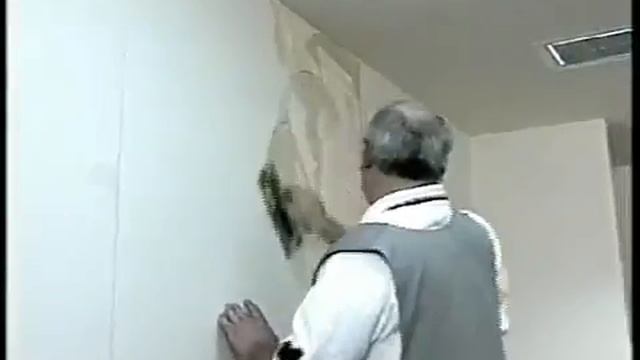 Натуральный линолеум Forbo инсталяция на стену