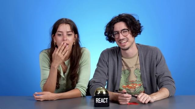 Can Gen Z Guess The Song From The Prop?! смотреть онлайн