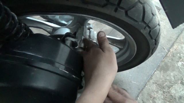 Ремонт заднего тормоза на скутере Racer Dragon RC150T-11. смотреть онлайн