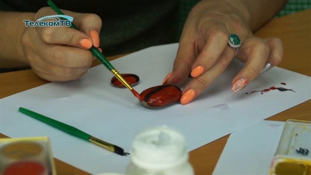 Рубрика "Рукастики" (Божья коровка из камней) смотреть онлайн